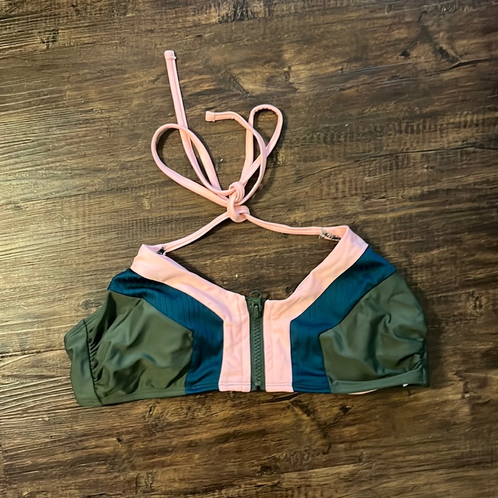Xhilaration. Bikini top. L.